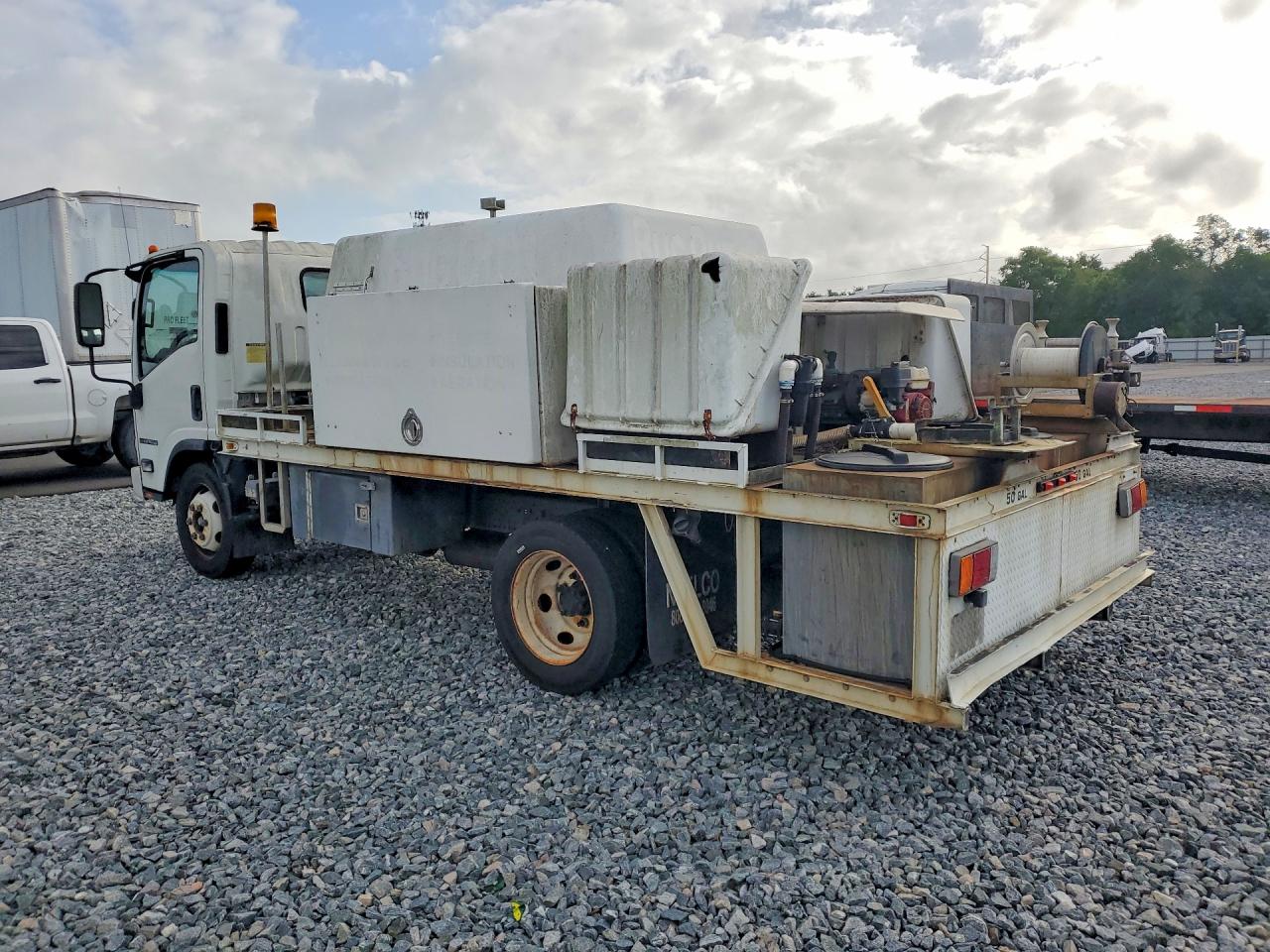 2019 ISUZU NPR