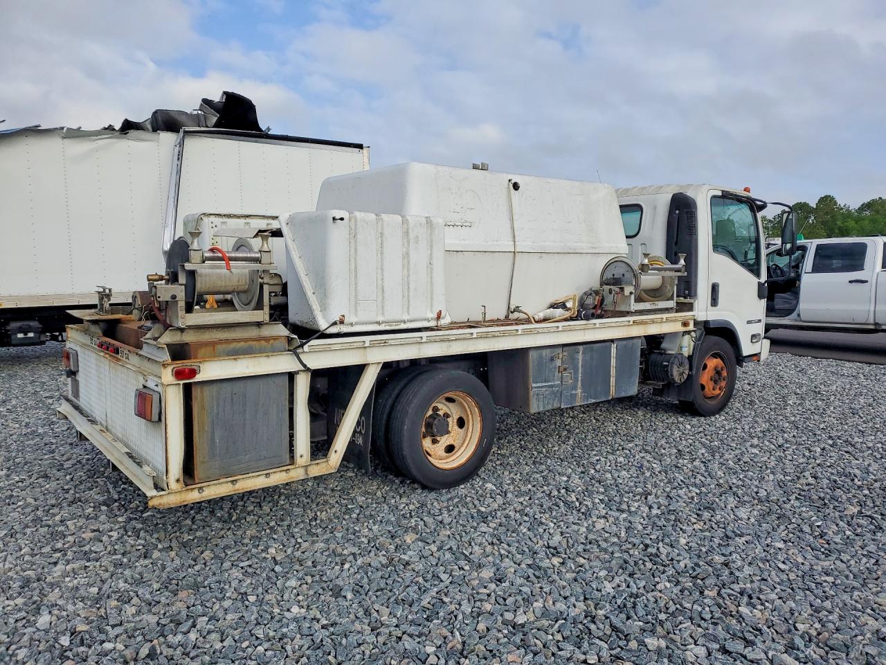 2019 ISUZU NPR