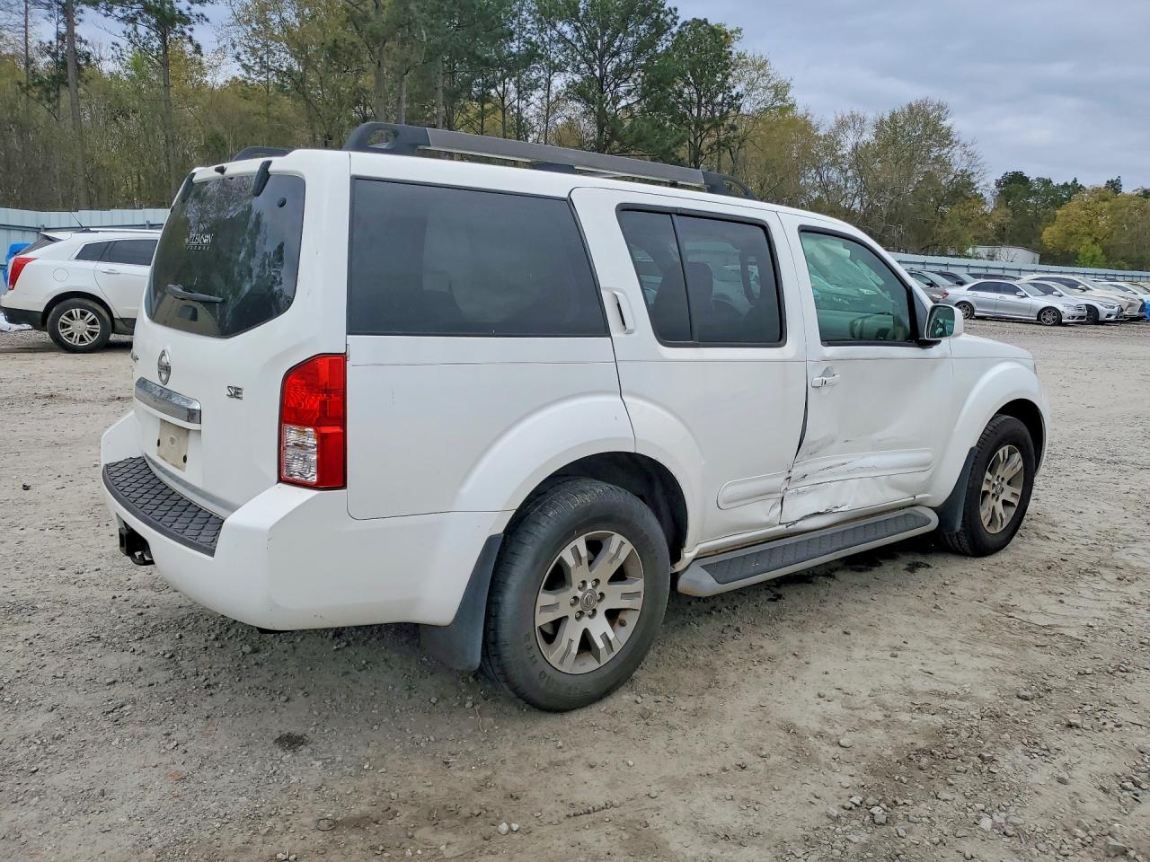 2010 NISSAN PATHFINDER