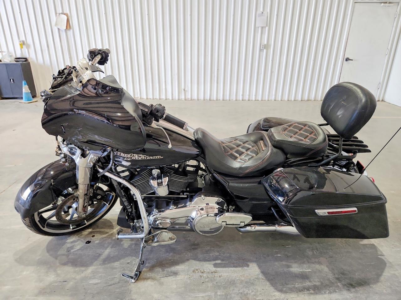 2020 HARLEY DAVIDSON FL