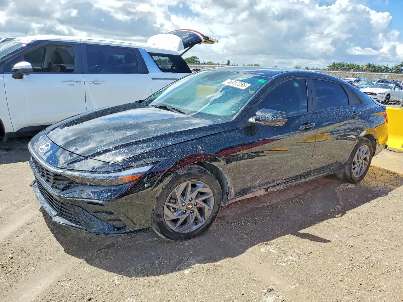 2024 HYUNDAI ELANTRA