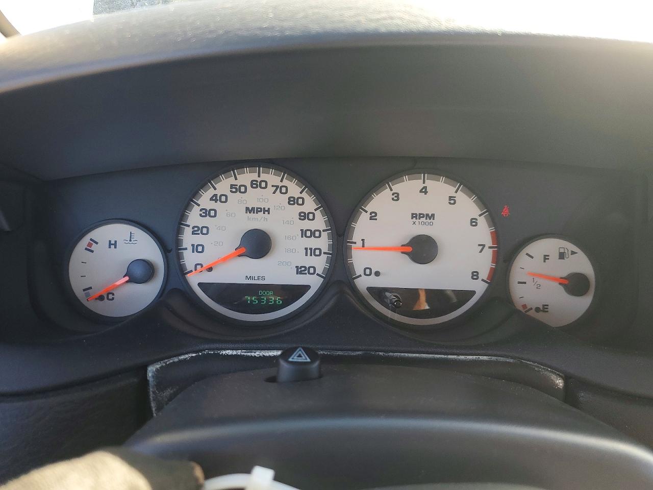 2004 DODGE NEON