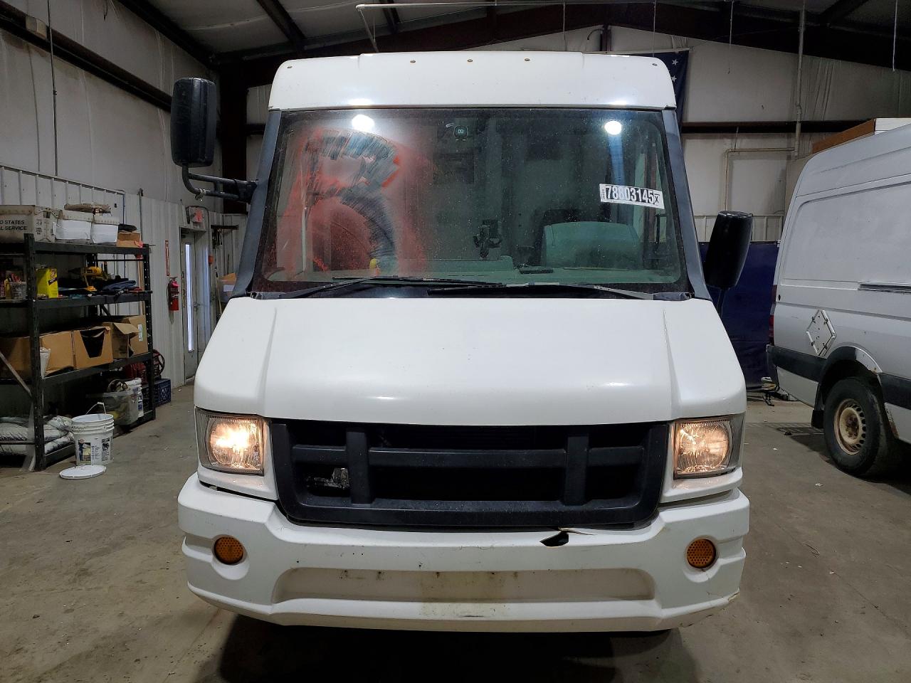 2016 ISUZU NPR