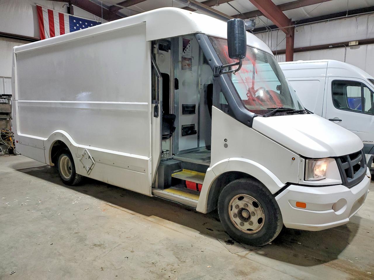 2016 ISUZU NPR