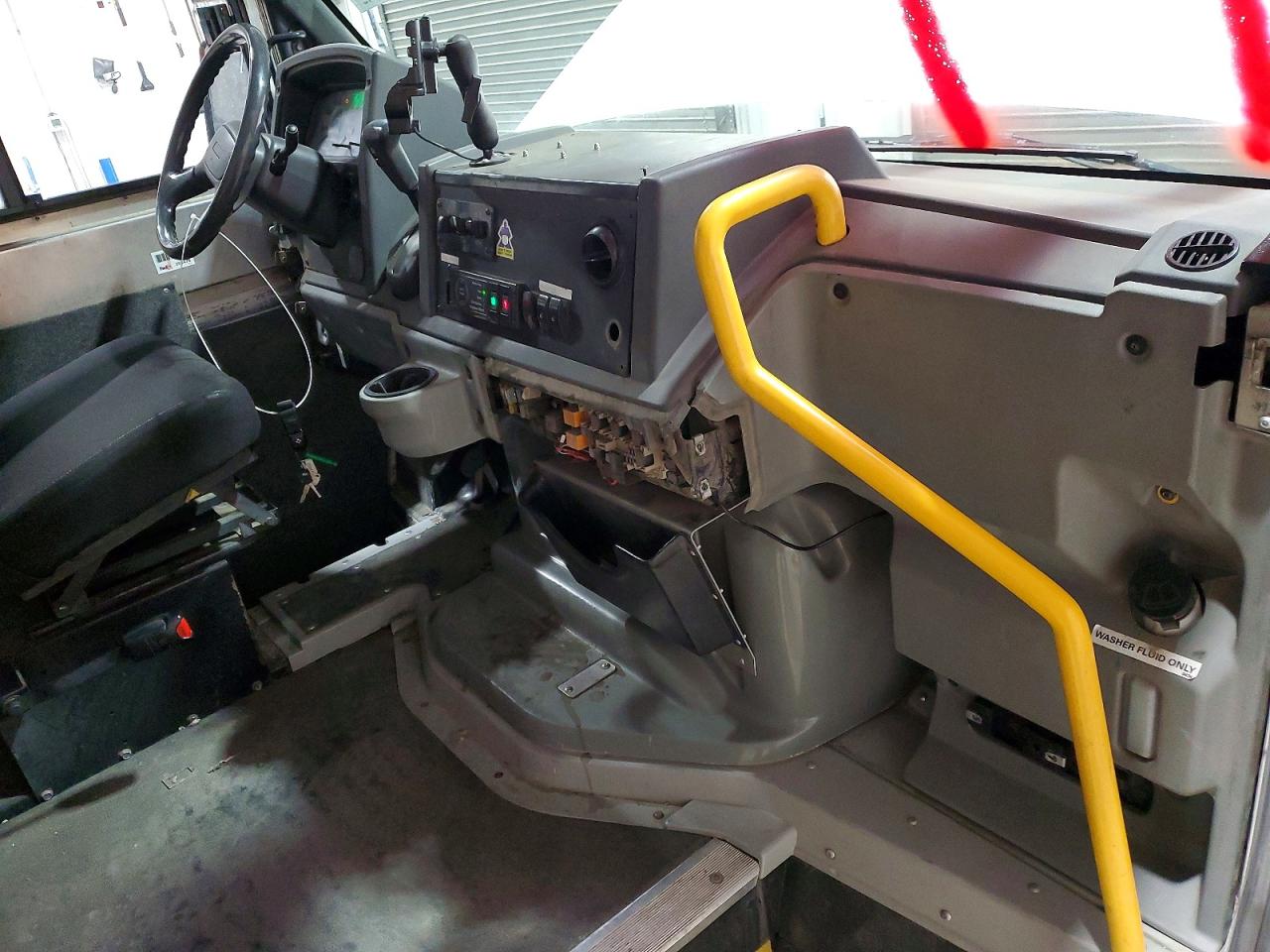 2016 ISUZU NPR