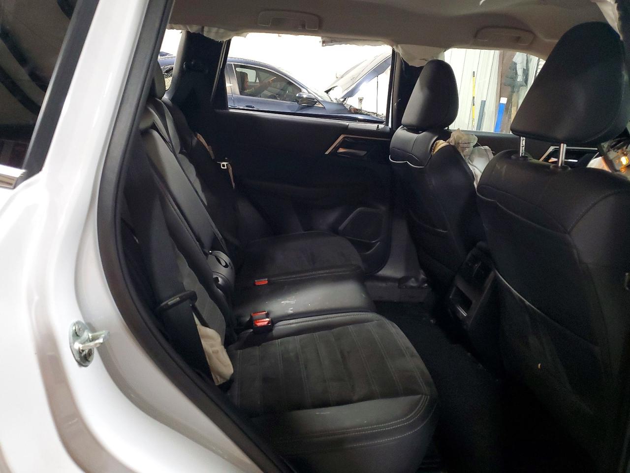 2024 MITSUBISHI OUTLANDER