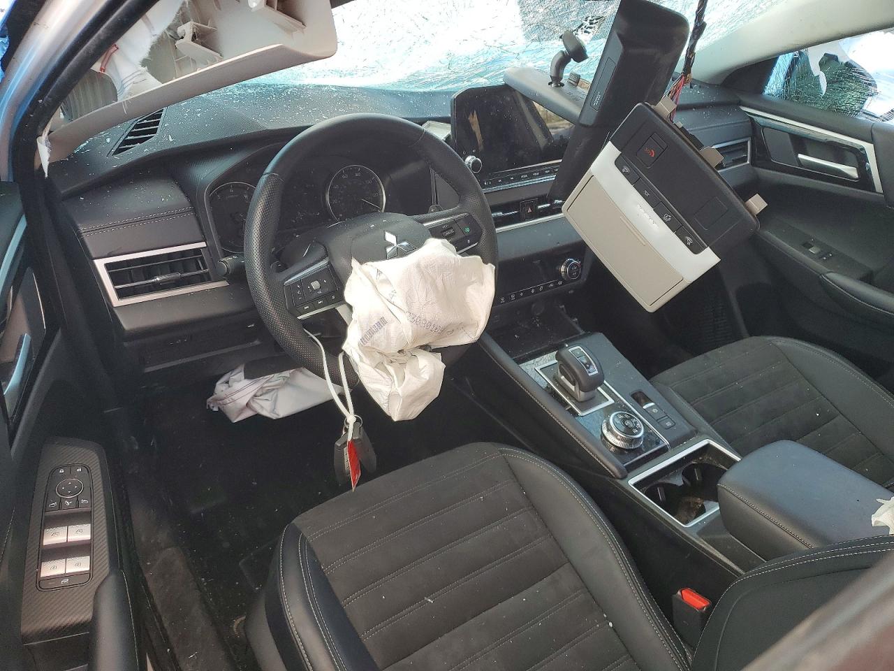 2024 MITSUBISHI OUTLANDER