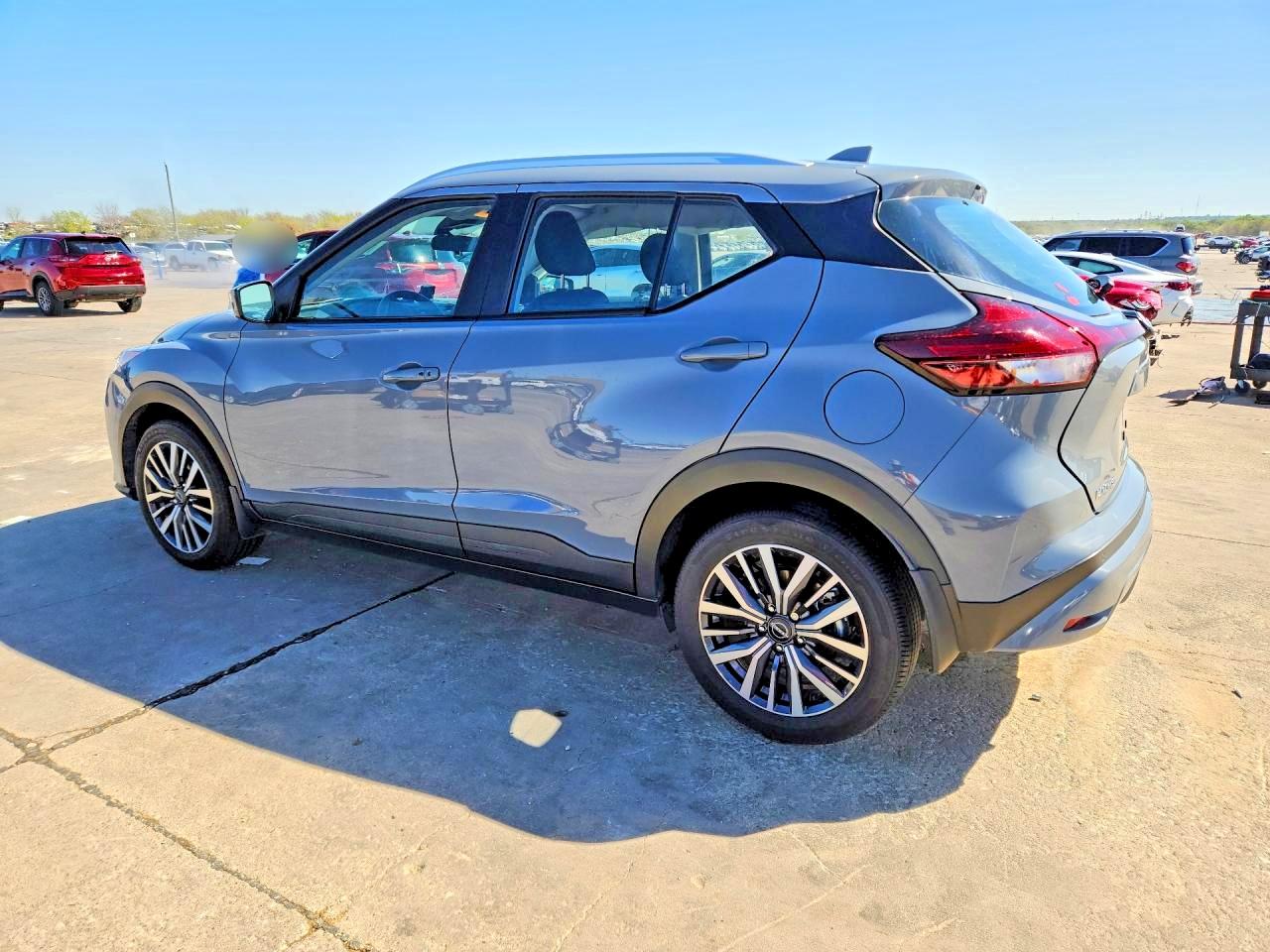 2024 NISSAN KICKS
