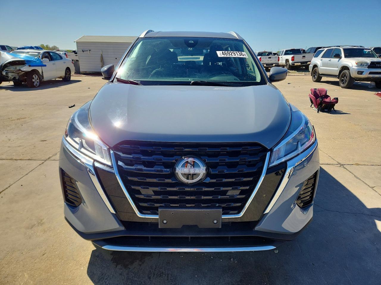2024 NISSAN KICKS
