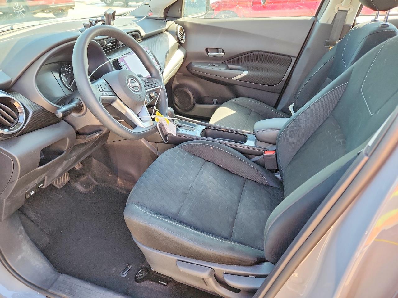 2024 NISSAN KICKS