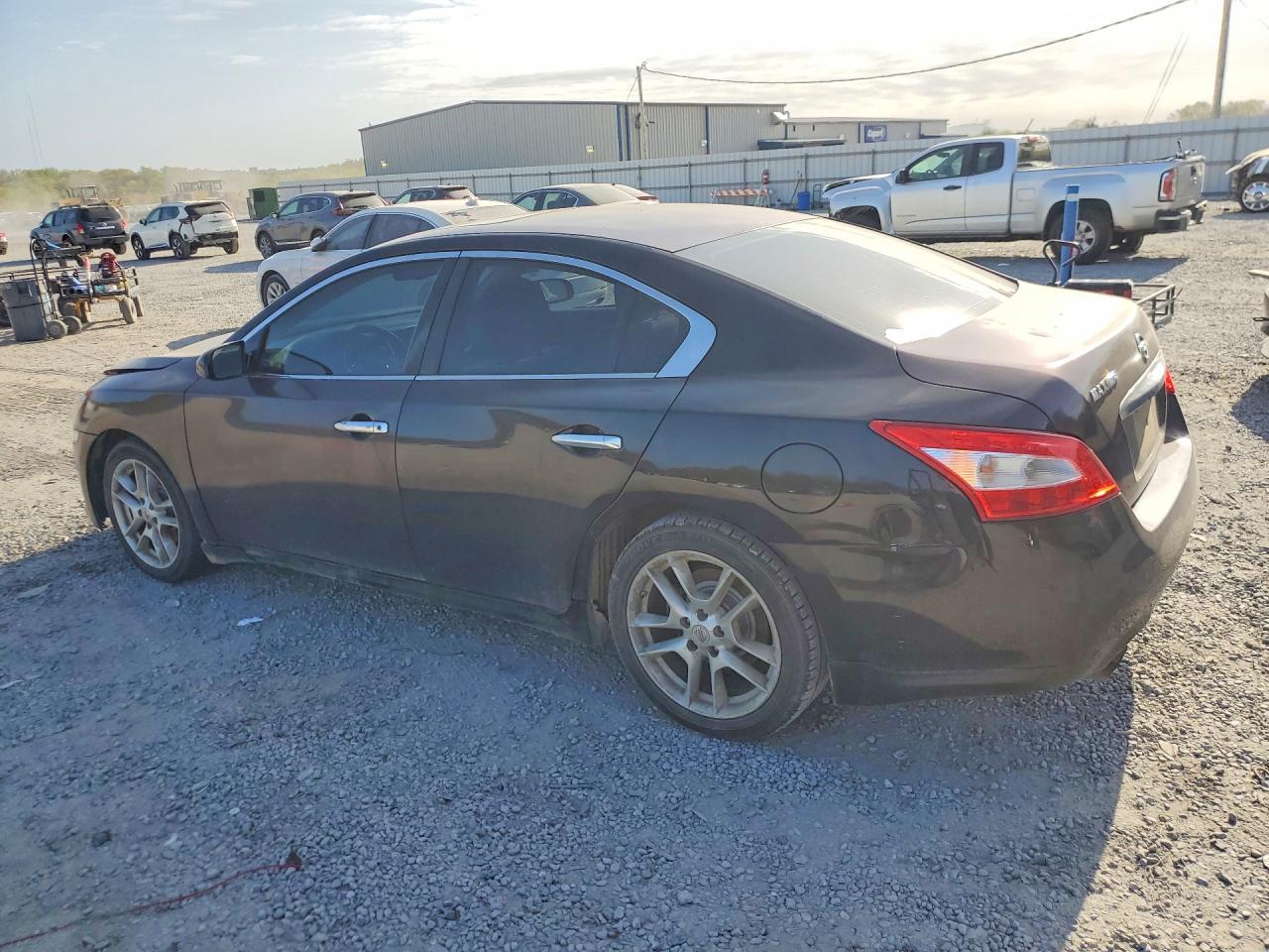 2010 NISSAN MAXIMA
