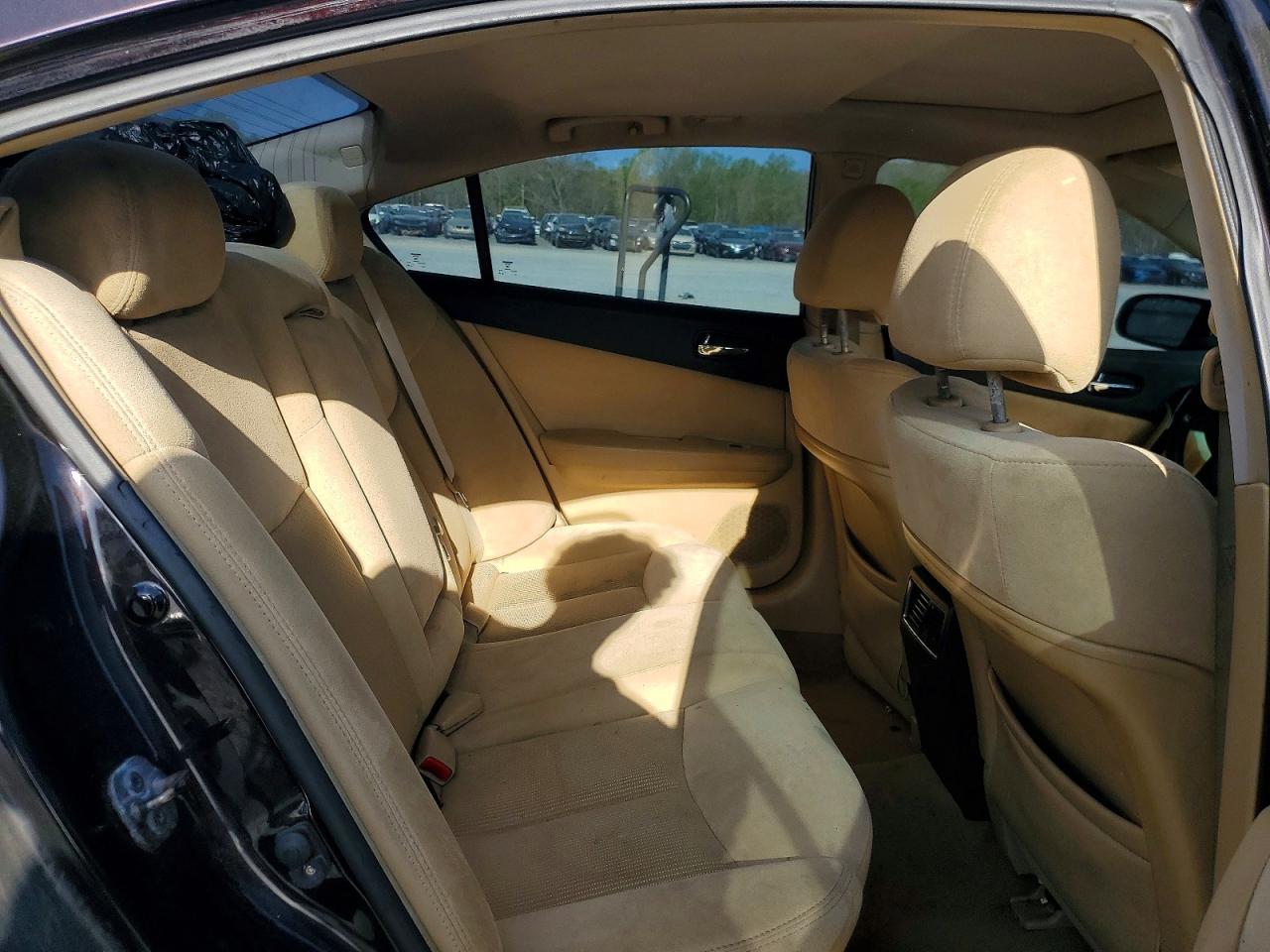 2010 NISSAN MAXIMA