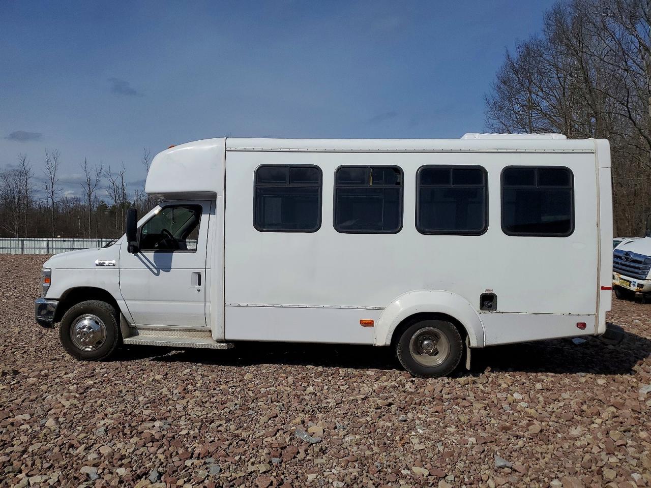 2017 FORD ECONOLINE