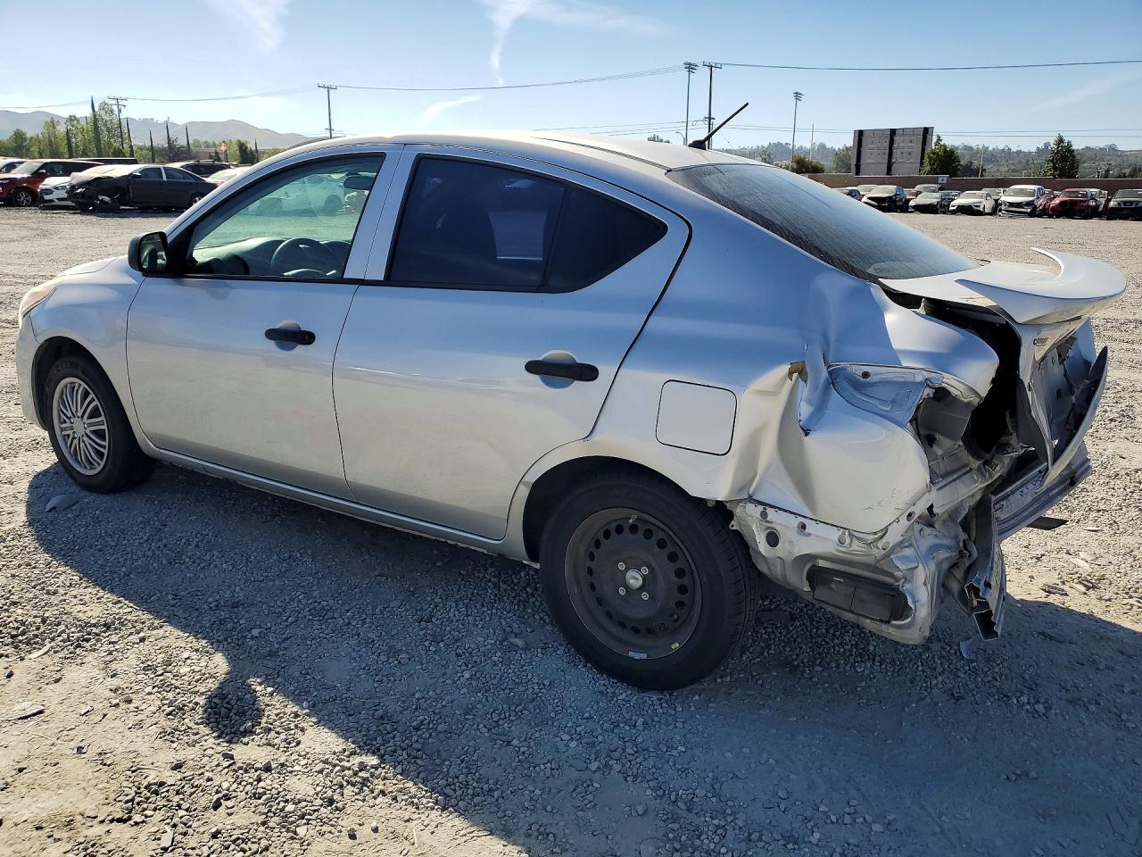 2015 NISSAN VERSA