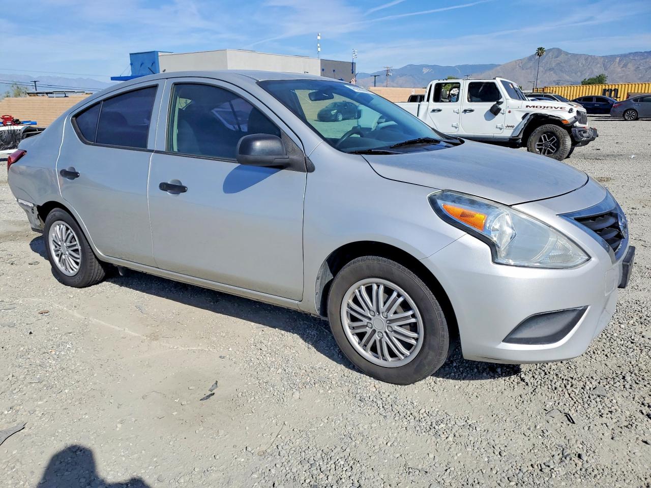 2015 NISSAN VERSA
