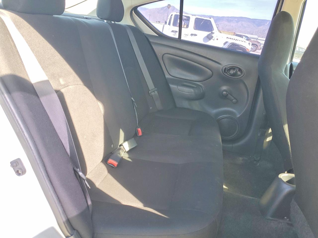 2015 NISSAN VERSA