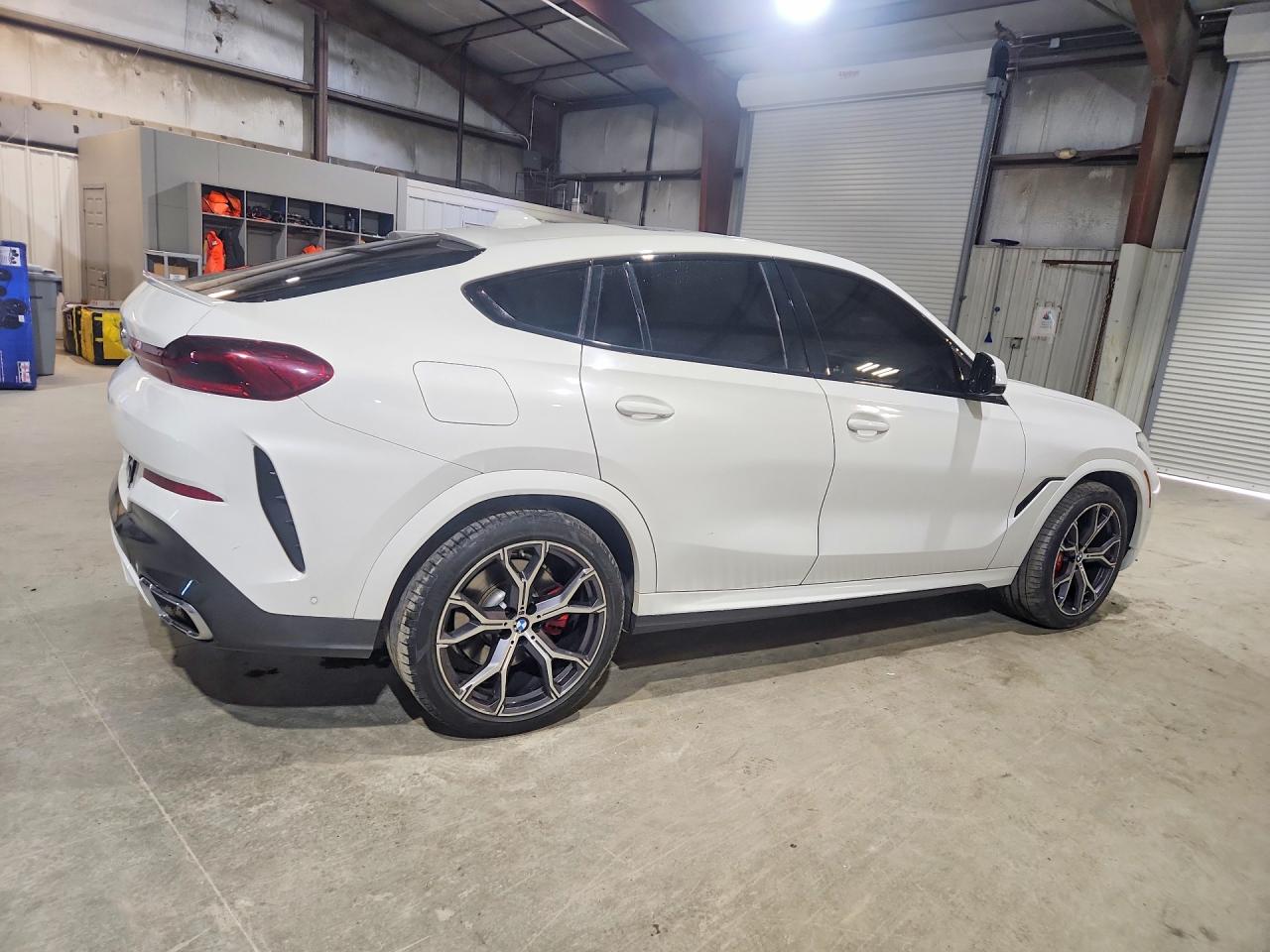 2021 BMW X6