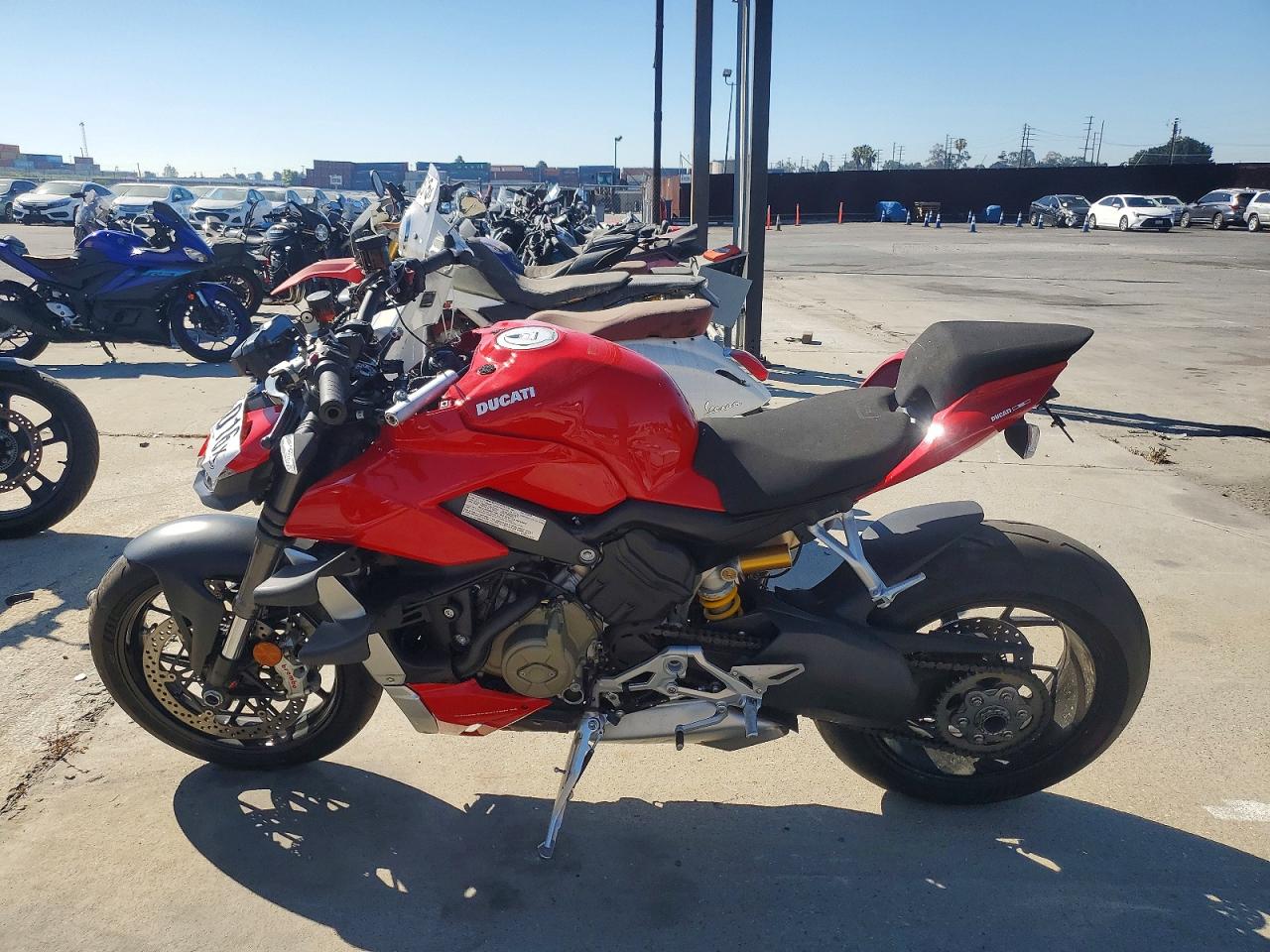 2021 DUCATI STREETFIGH