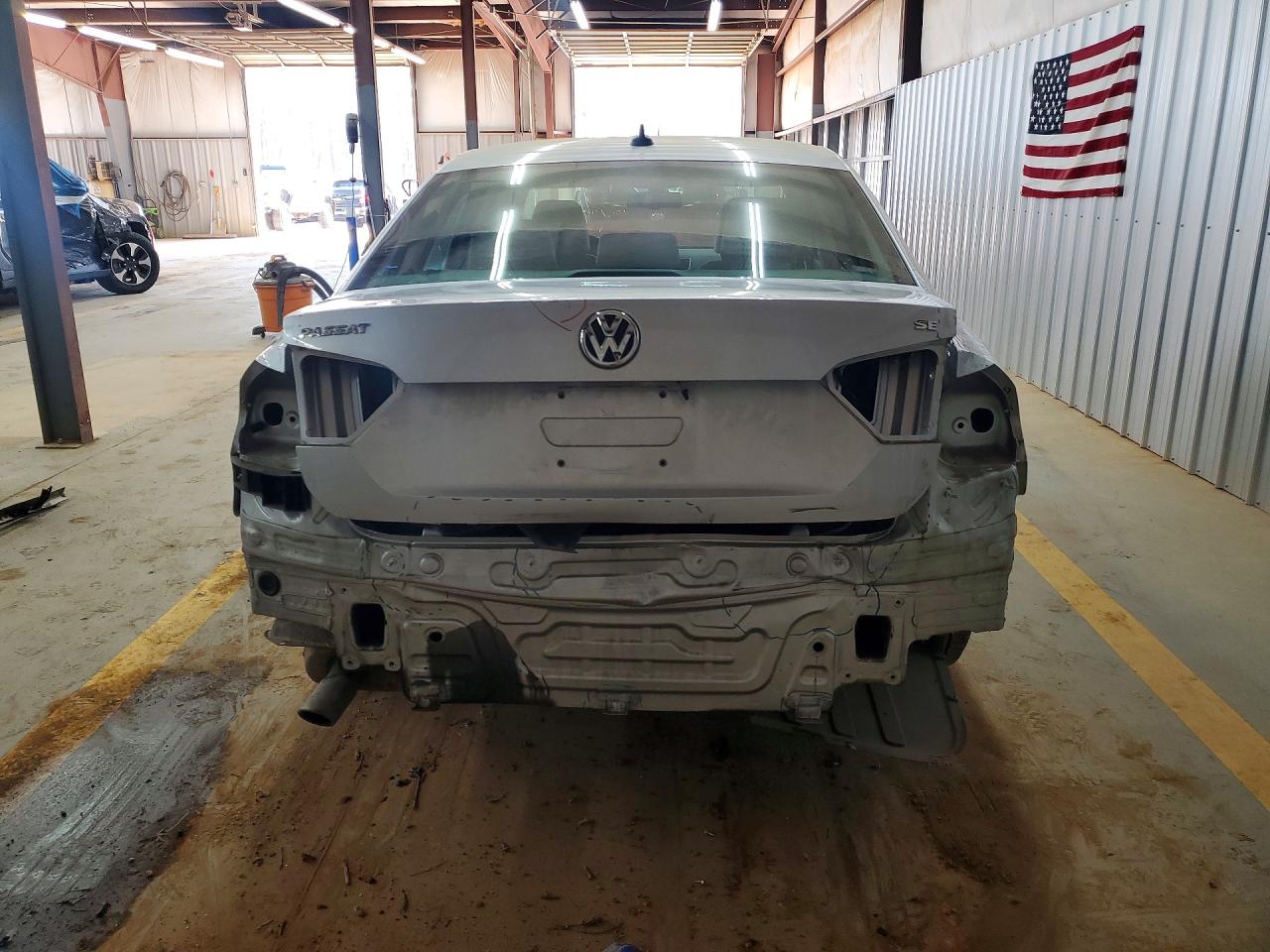 2013 VOLKSWAGEN PASSAT