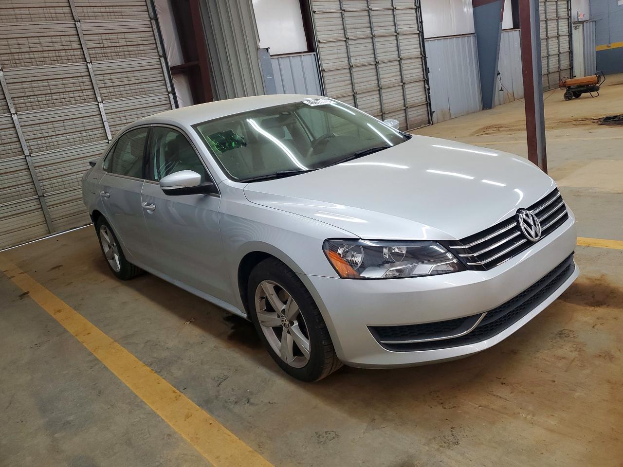 2013 VOLKSWAGEN PASSAT