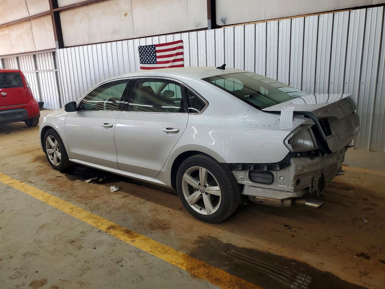 2013 VOLKSWAGEN PASSAT
