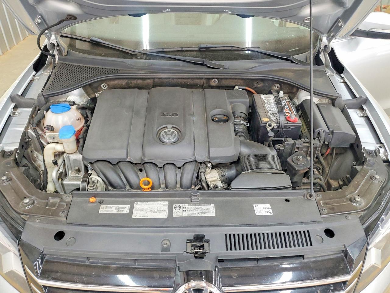 2013 VOLKSWAGEN PASSAT