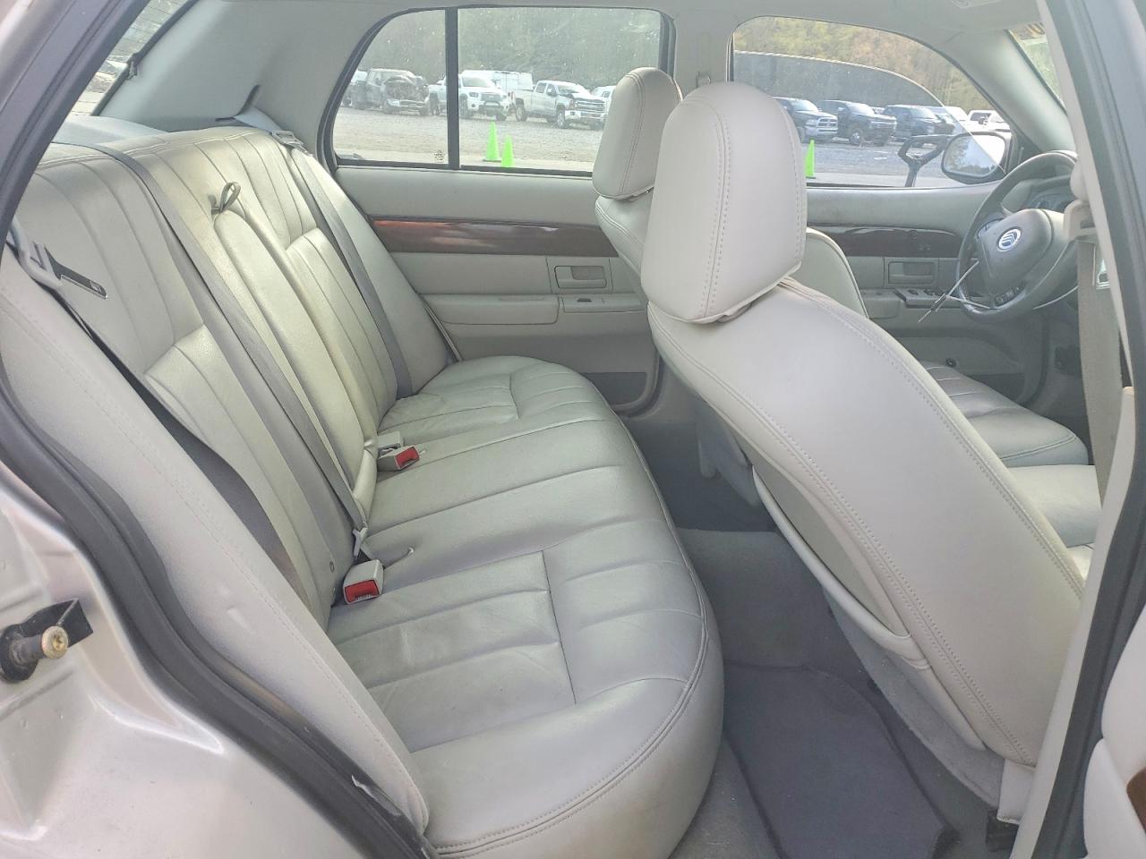 2004 MERCURY GRMARQUIS