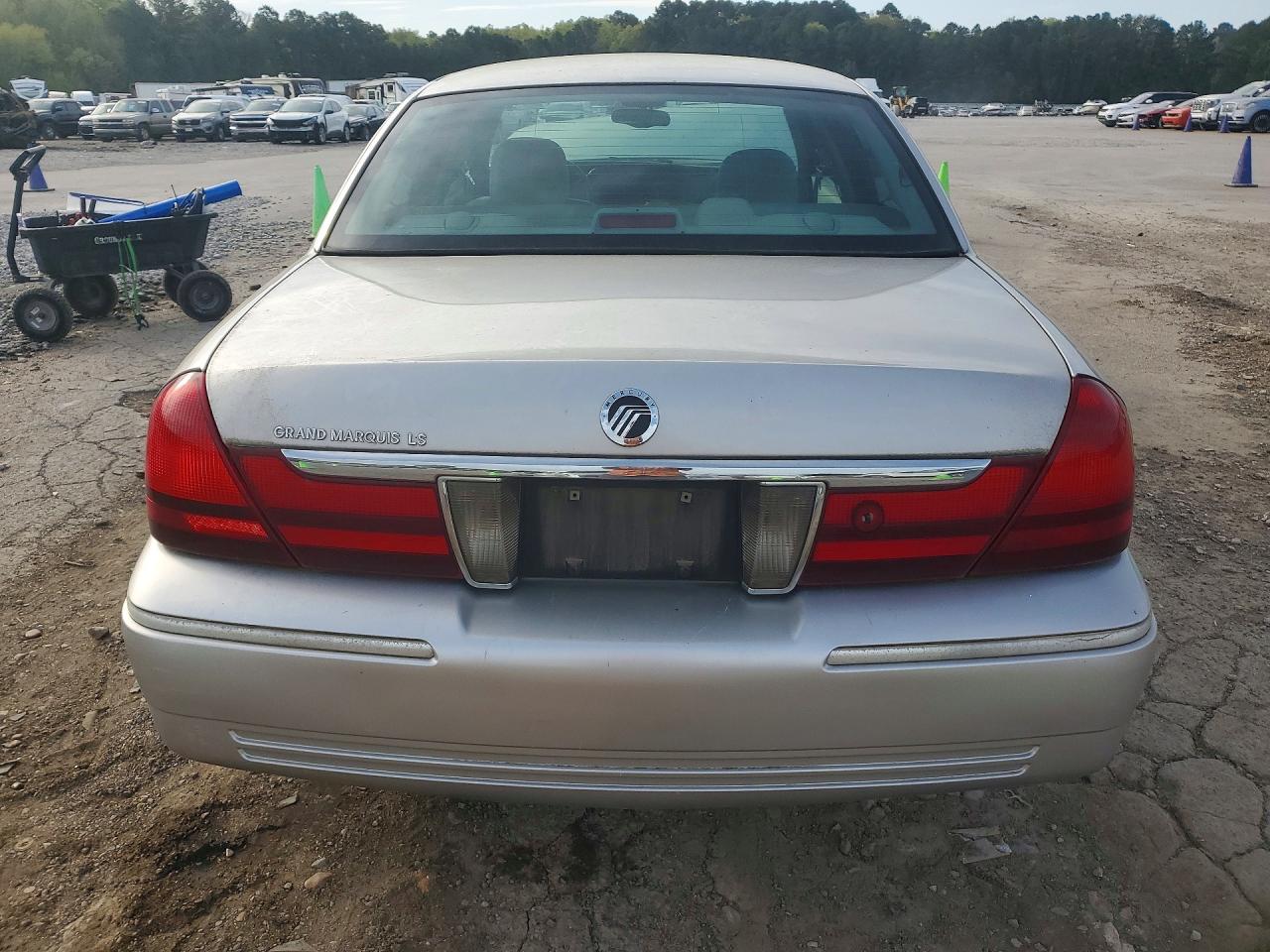 2004 MERCURY GRMARQUIS