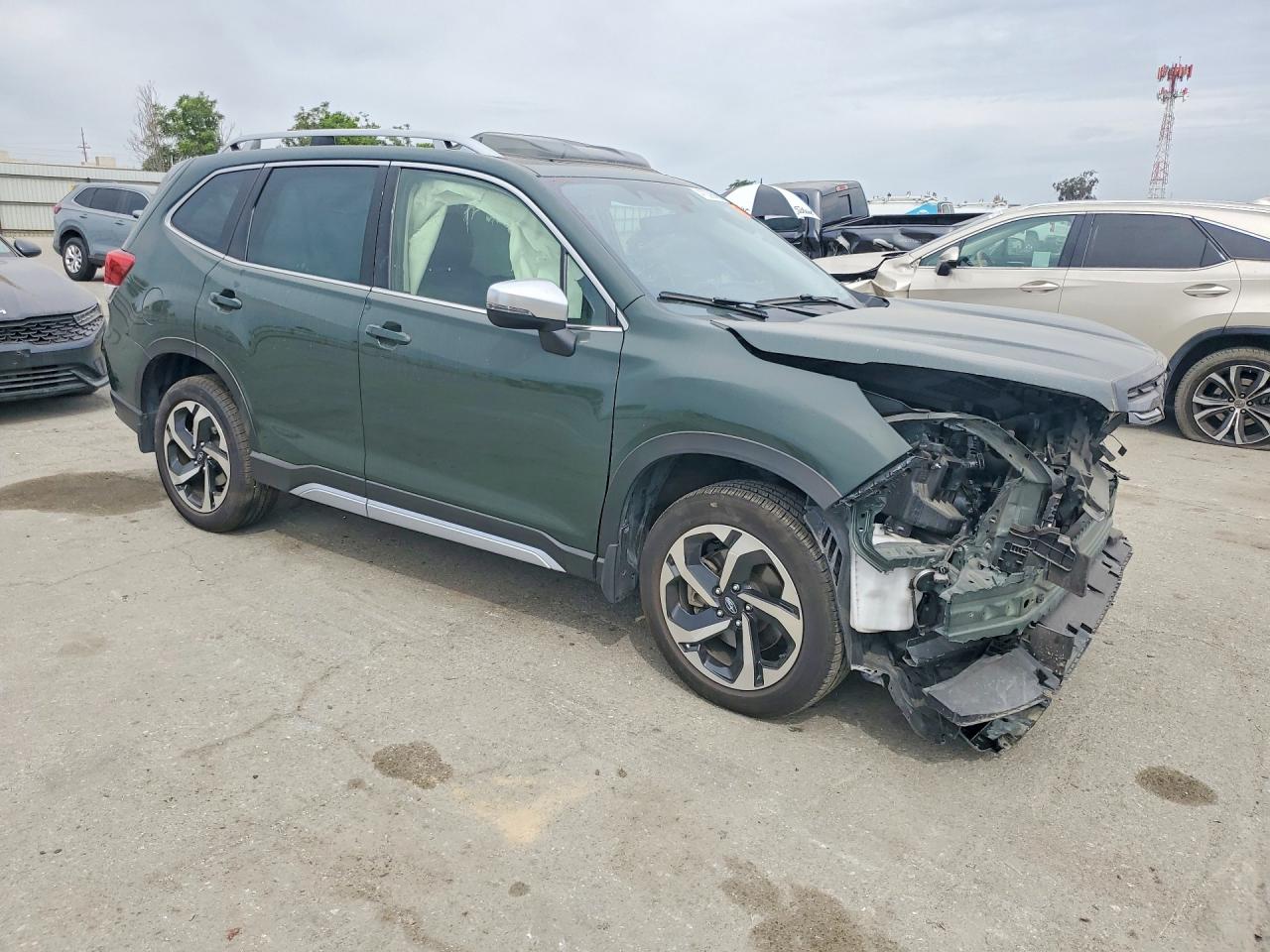 2023 SUBARU FORESTER