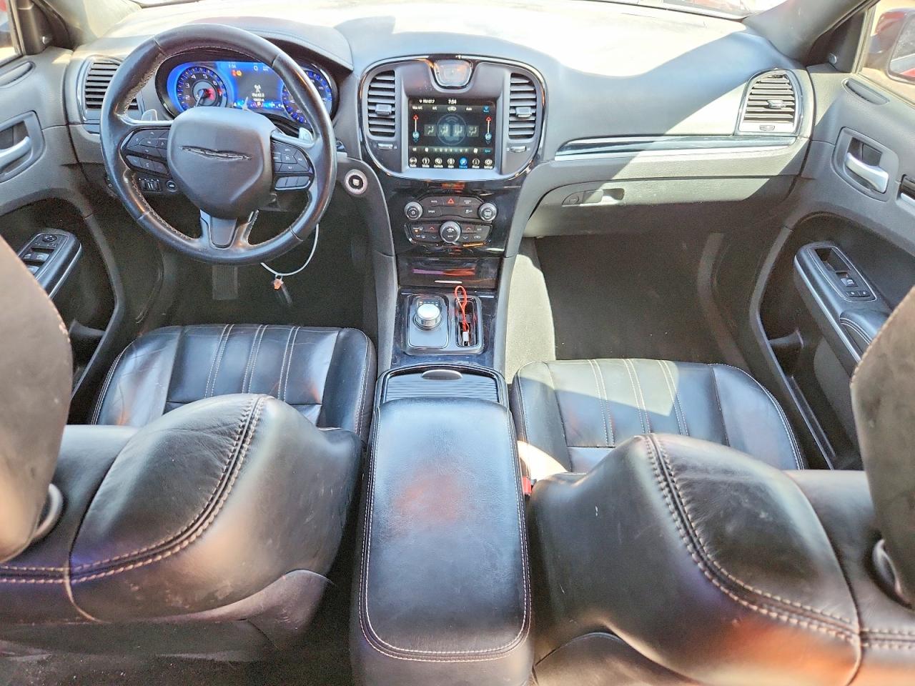 2019 CHRYSLER 300