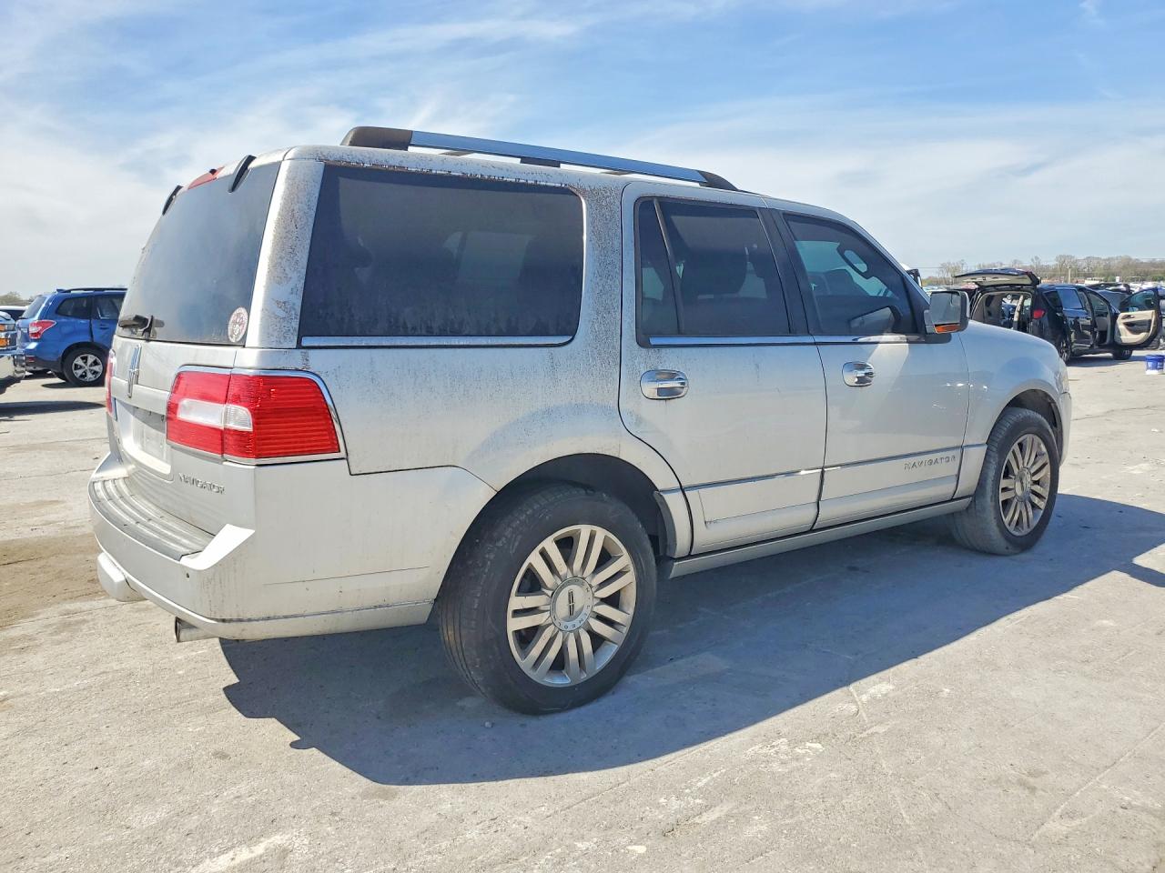 2013 LINCOLN TOWNHOUSE NAVIGATOR
