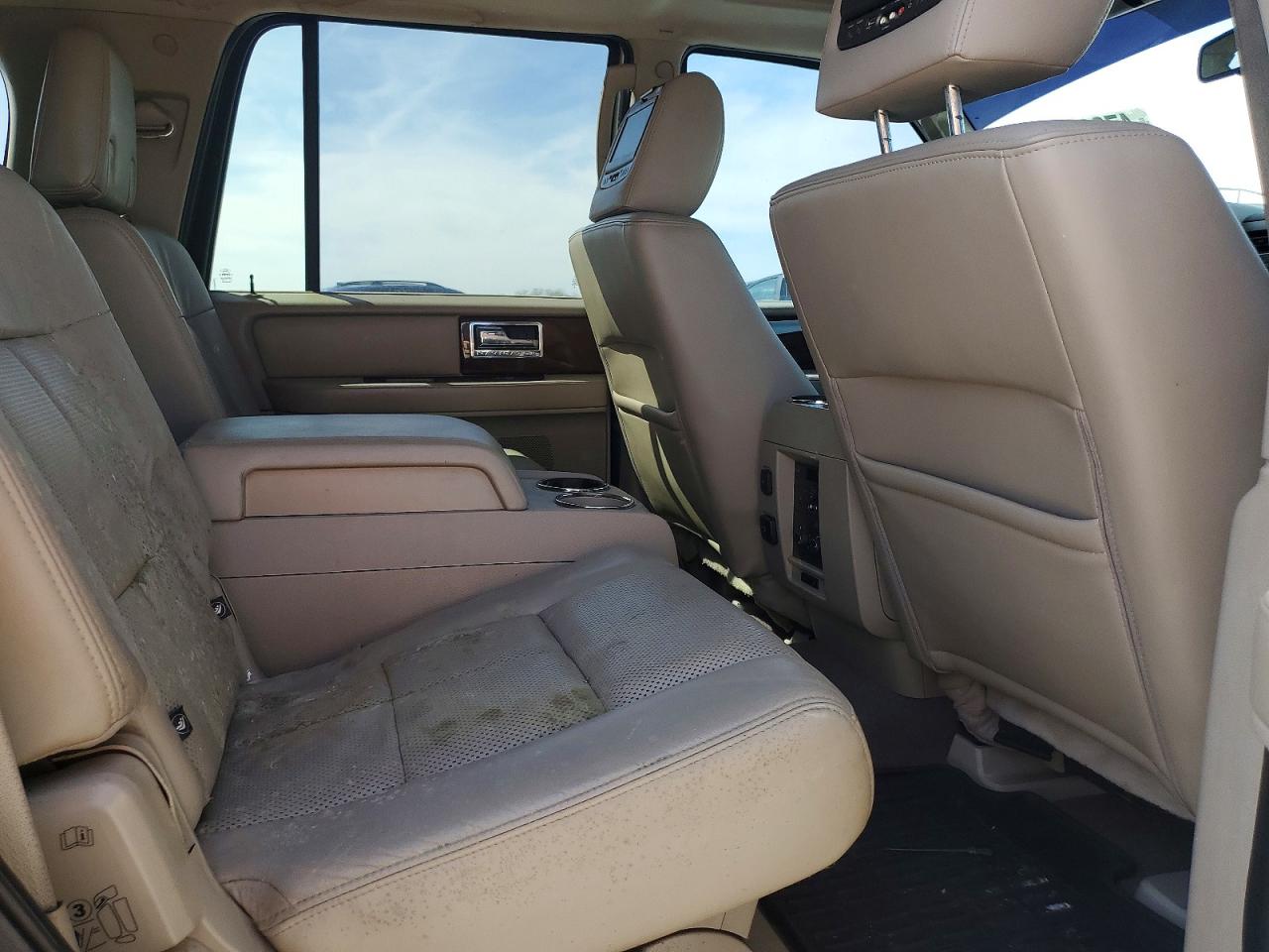 2013 LINCOLN TOWNHOUSE NAVIGATOR