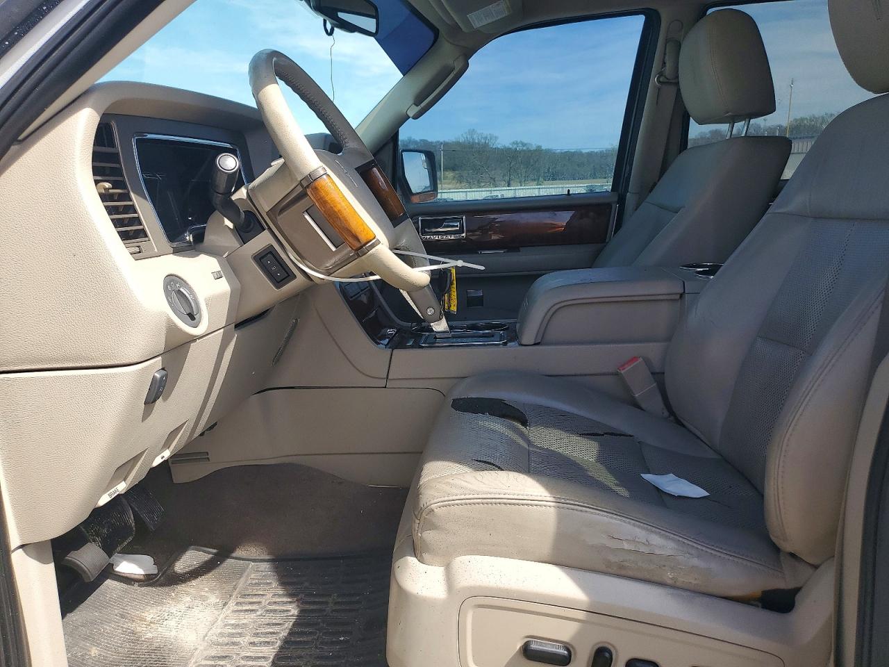 2013 LINCOLN TOWNHOUSE NAVIGATOR