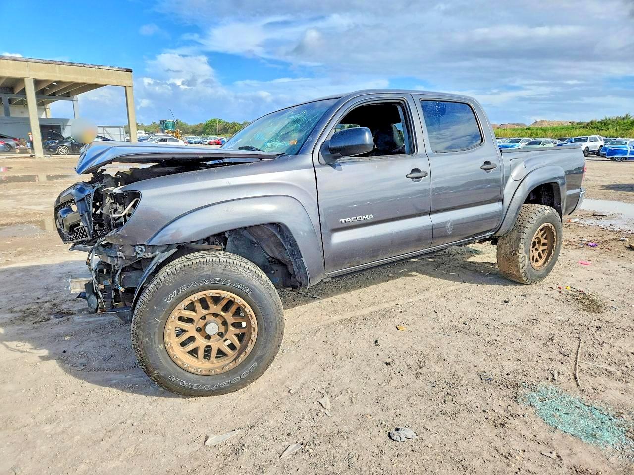 2011 TOYOTA TACOMA