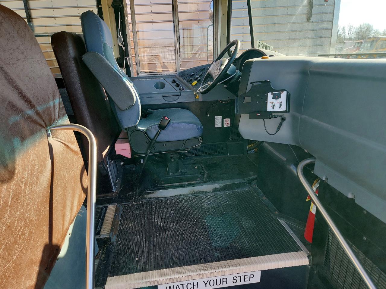 2010 IC CORPORATION CE SERIES