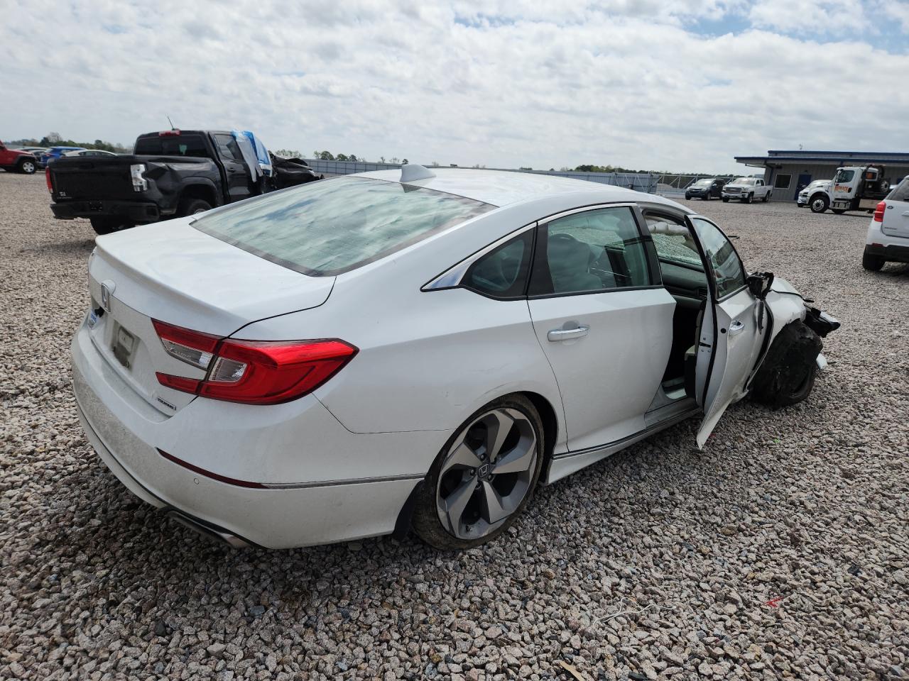 2018 HONDA ACCORD