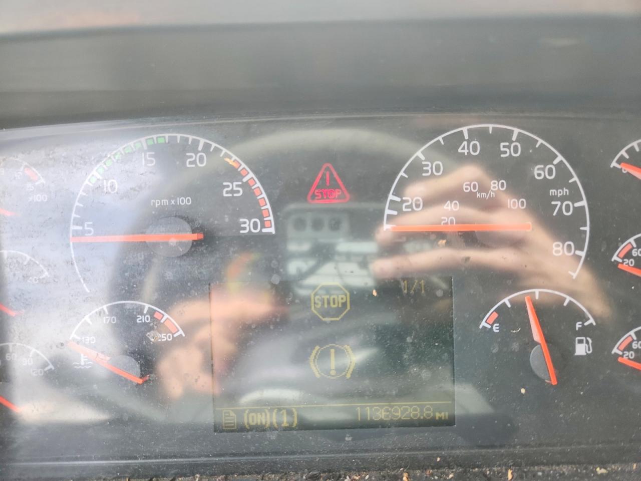 2003 VOLVO VN