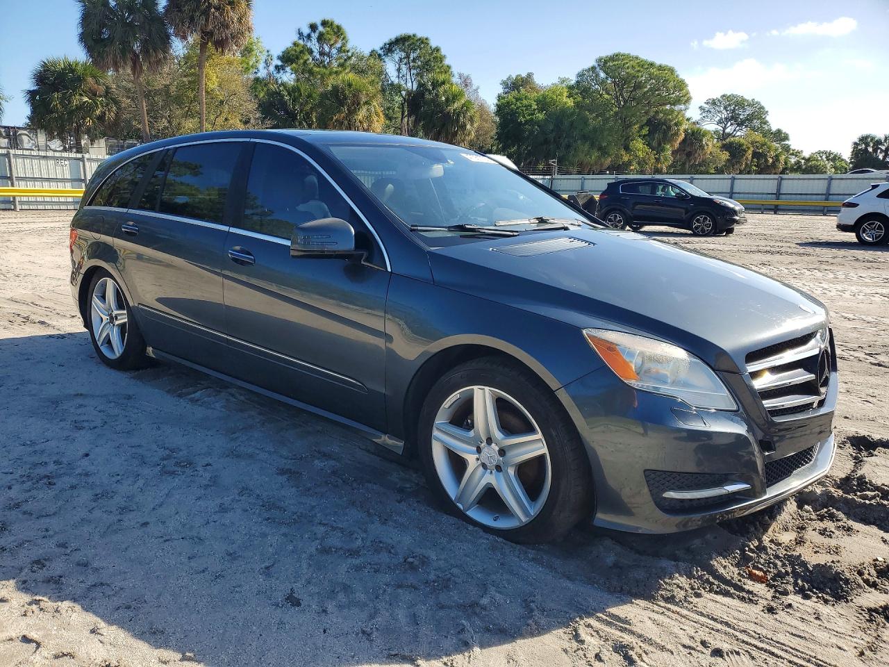 2011 MERCEDES-BENZ R-CLASS