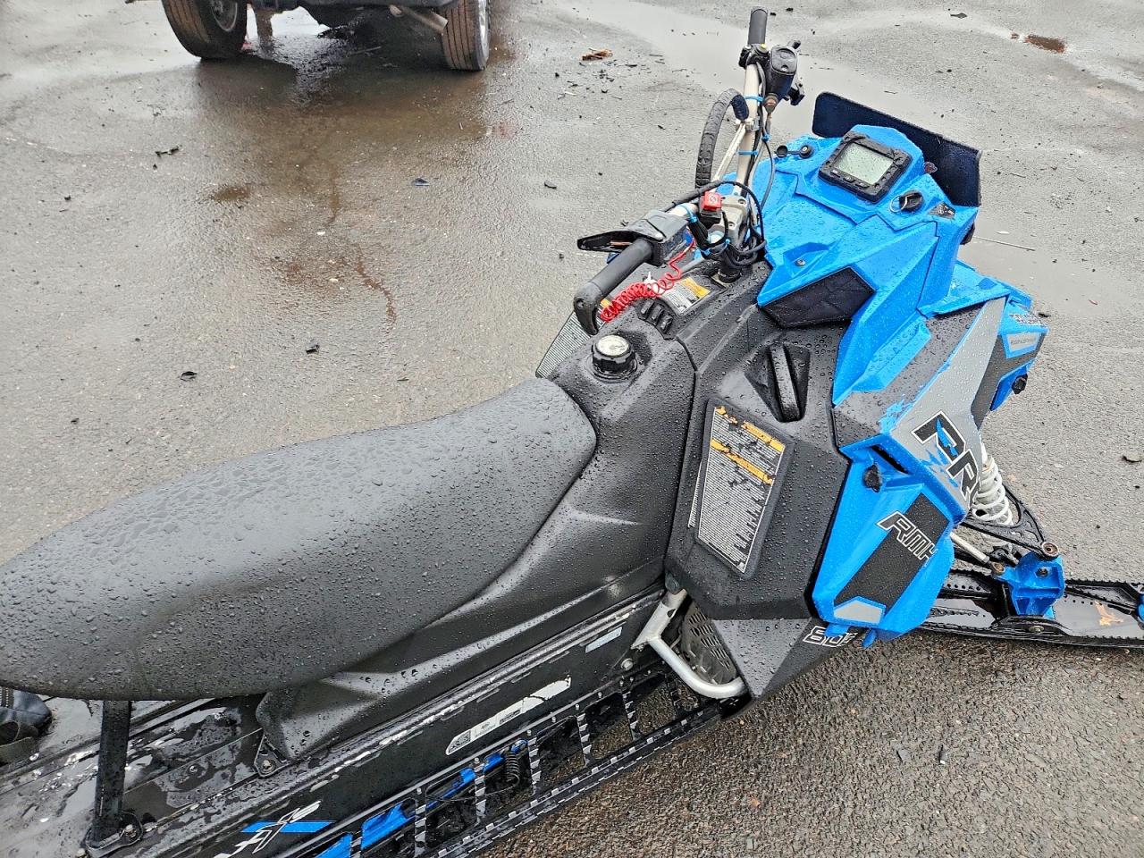 2017 POLARIS SNOWMOBILE