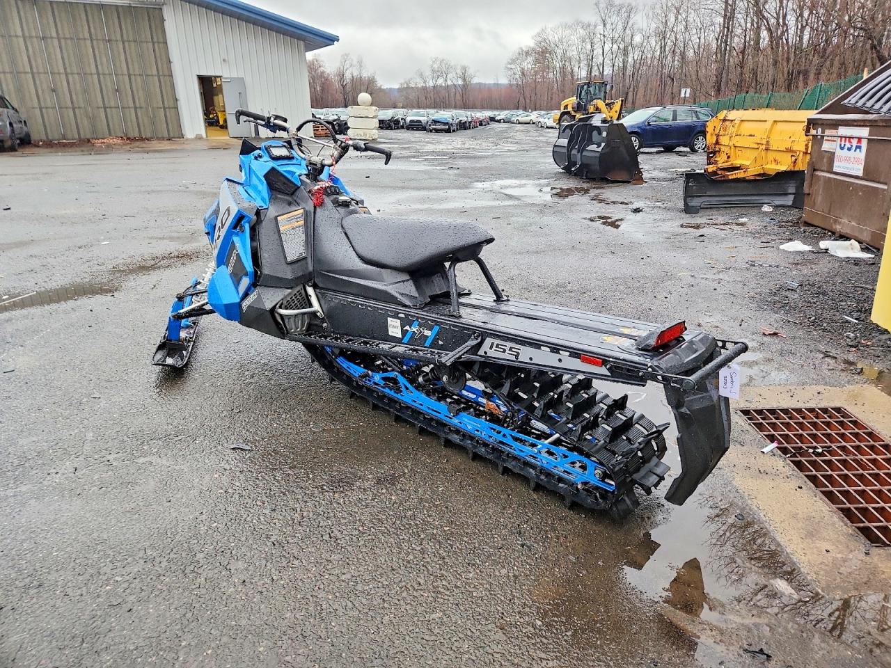 2017 POLARIS SNOWMOBILE