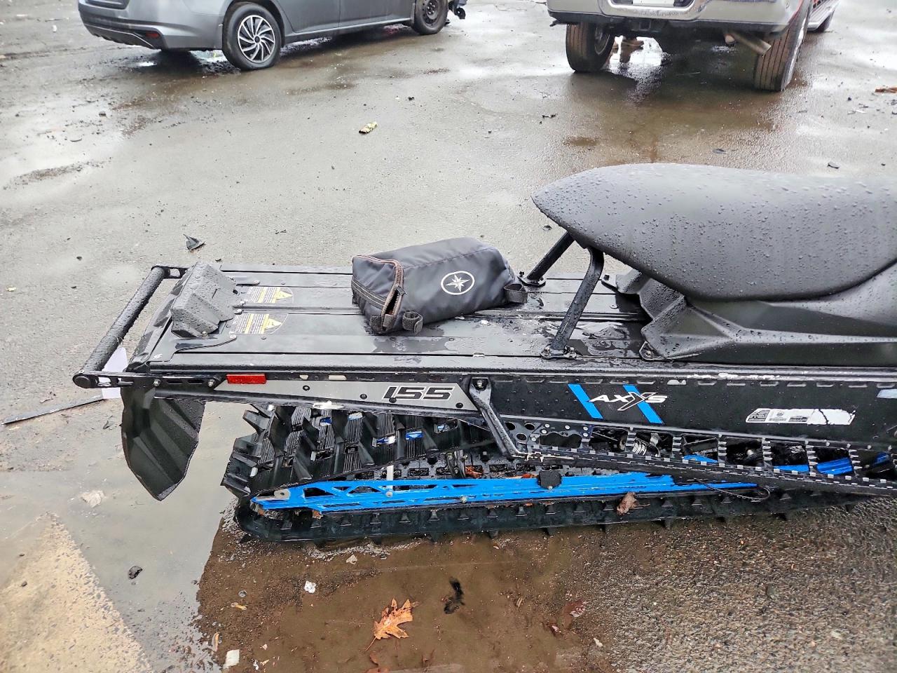 2017 POLARIS SNOWMOBILE