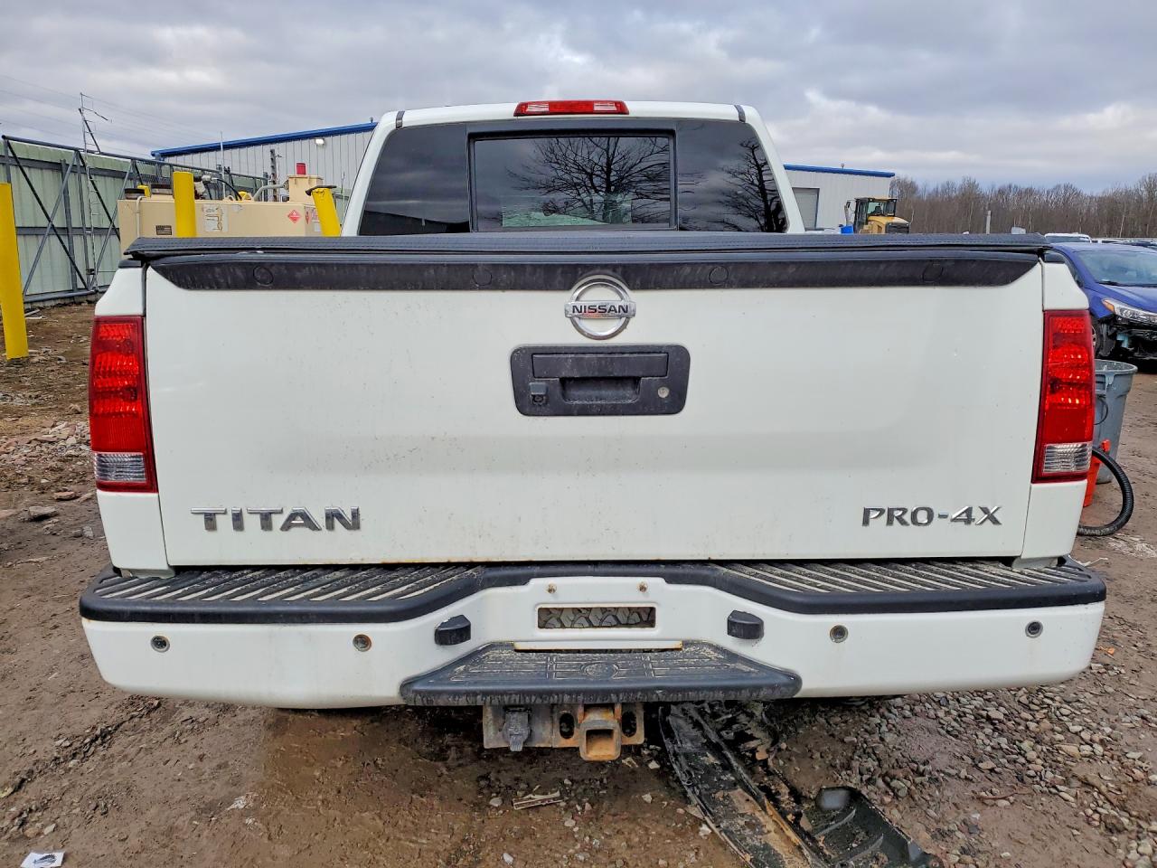 2013 NISSAN TITAN