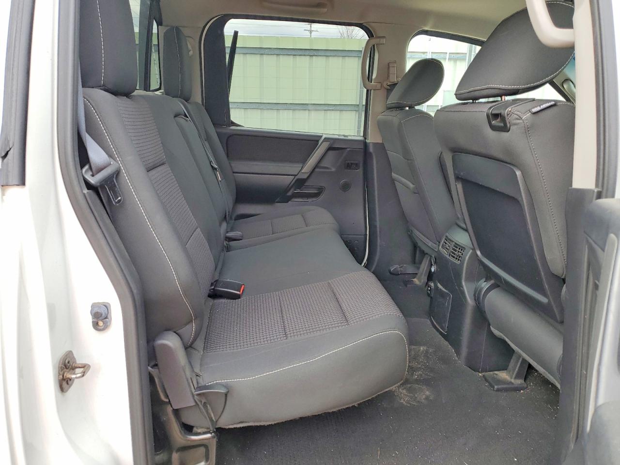 2013 NISSAN TITAN