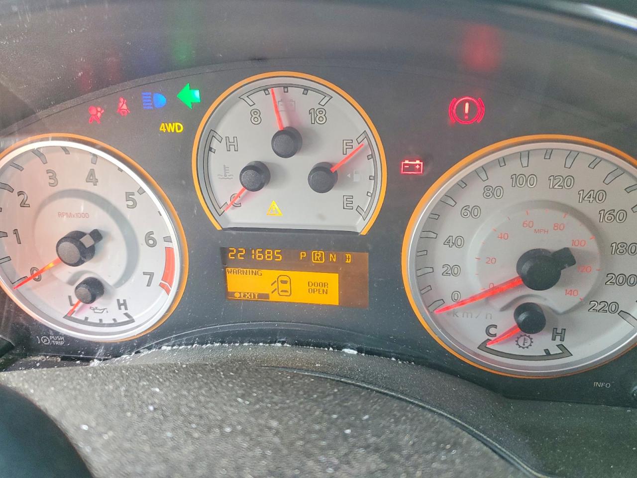 2013 NISSAN TITAN