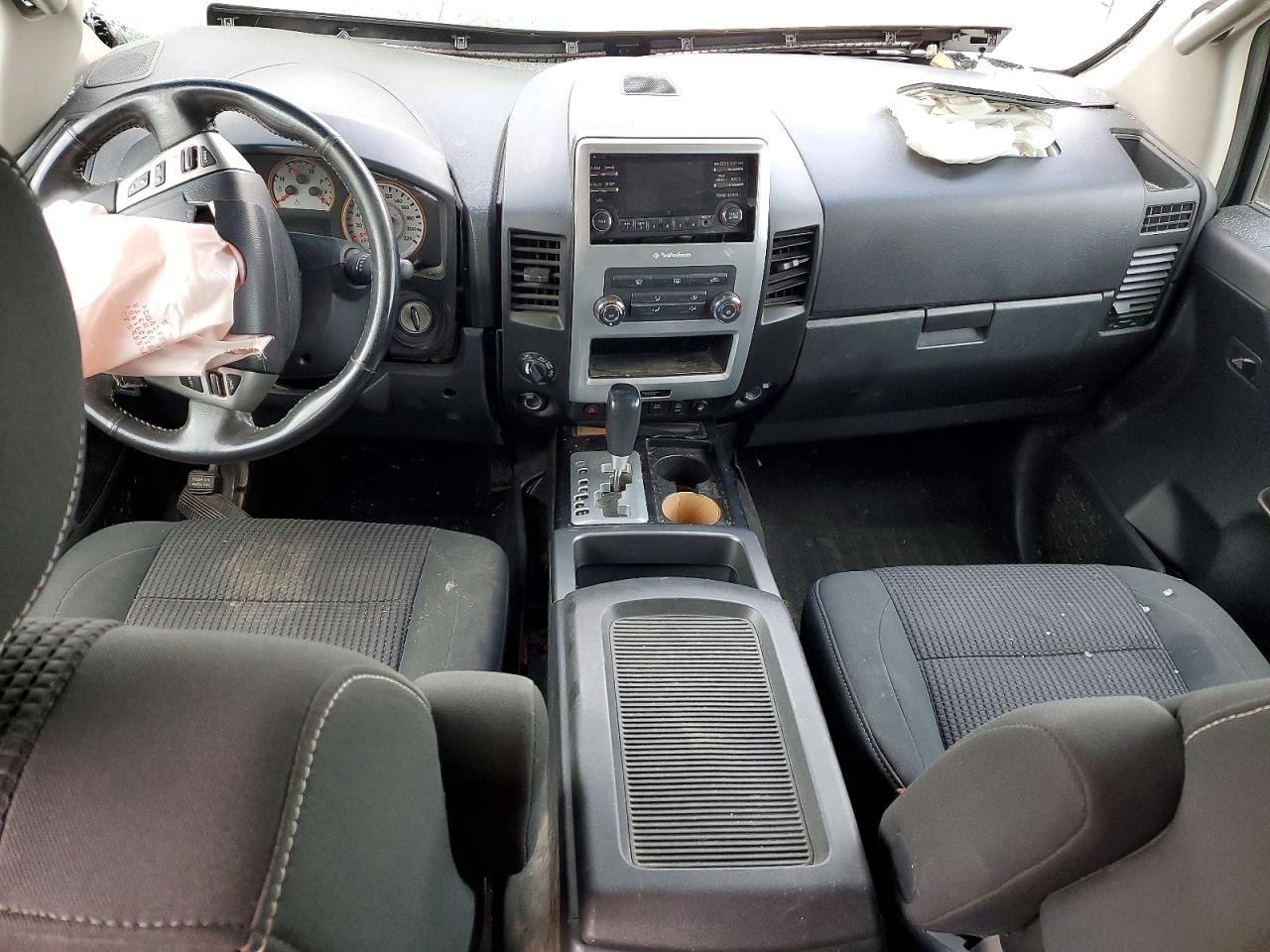 2013 NISSAN TITAN