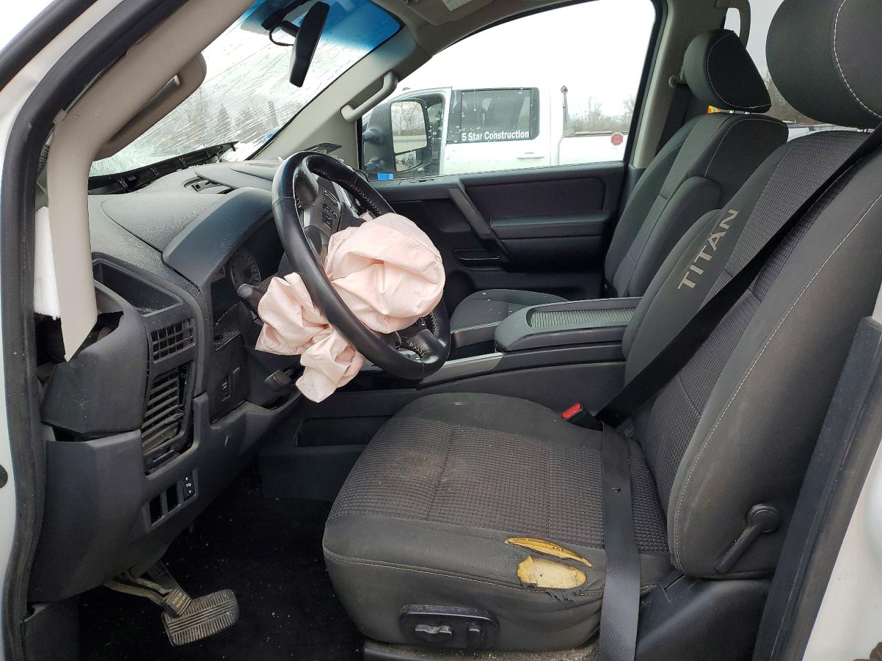 2013 NISSAN TITAN