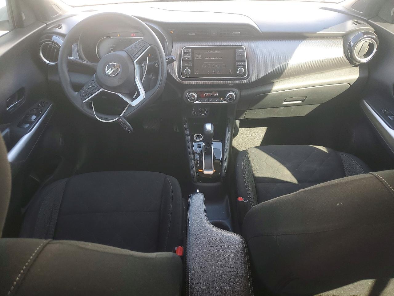 2020 NISSAN KICKS