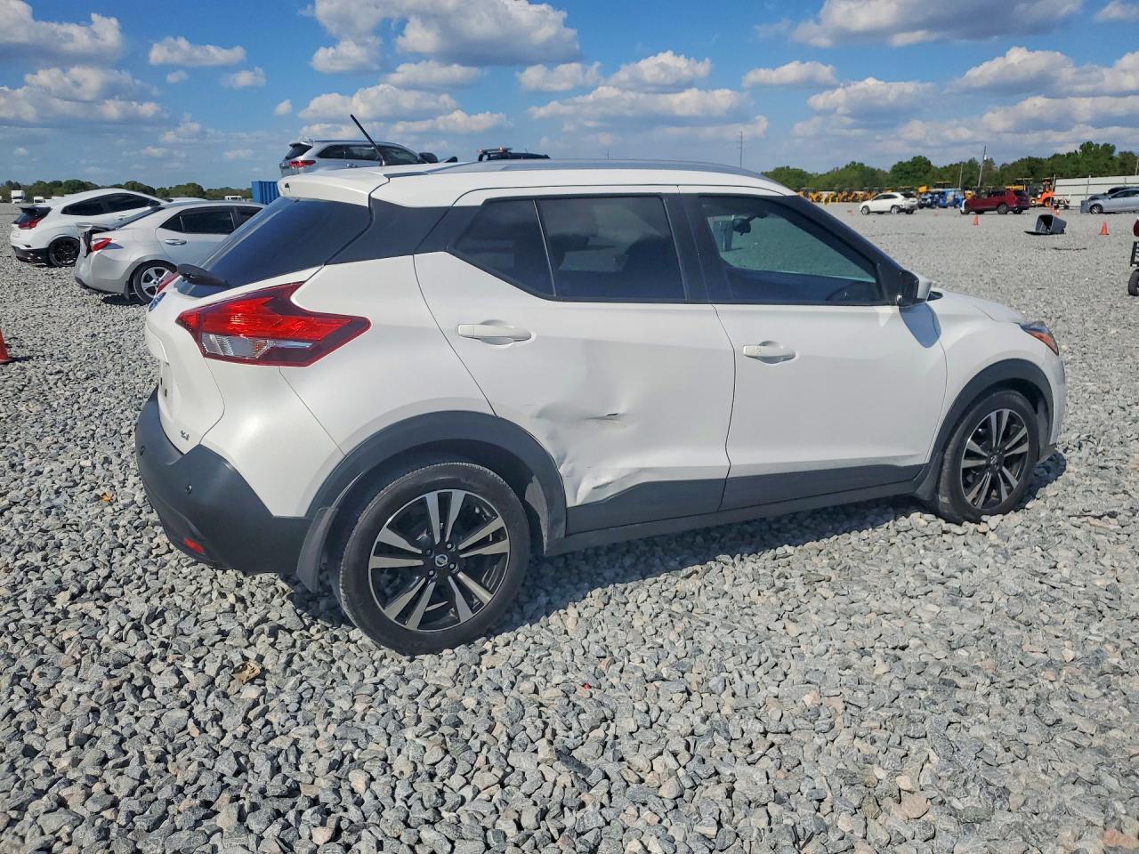 2020 NISSAN KICKS