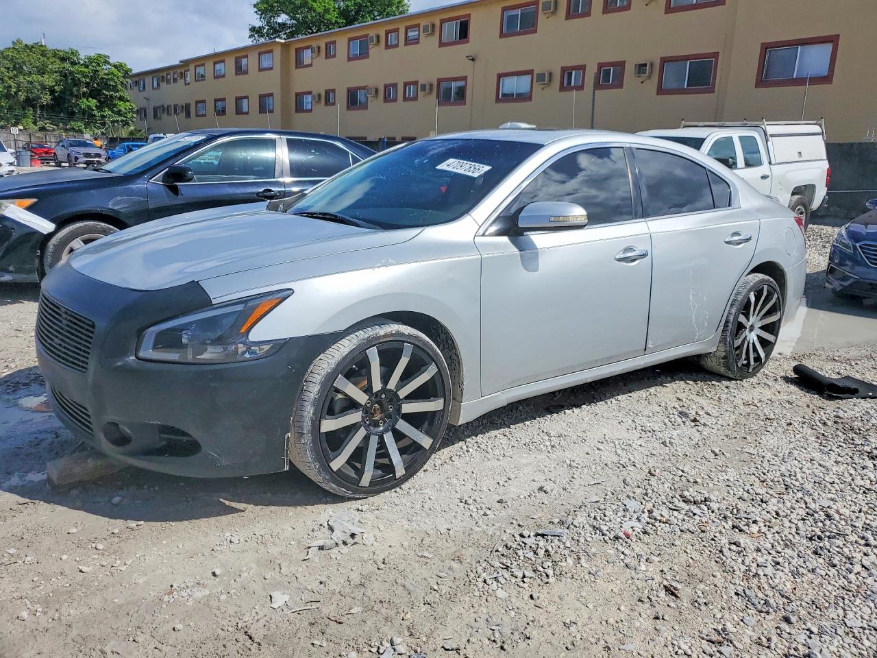 2011 NISSAN MAXIMA