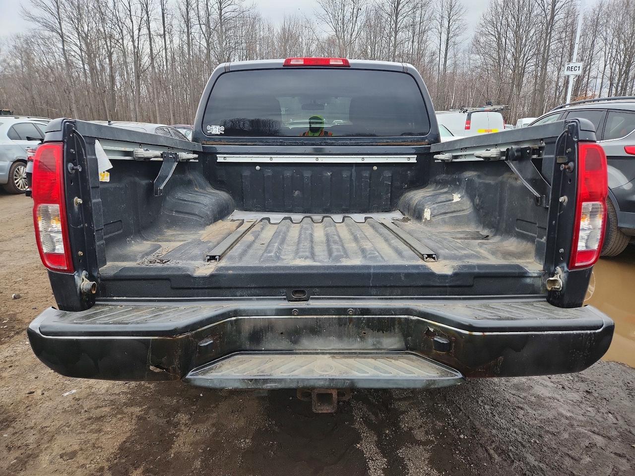 2010 NISSAN FRONTIER